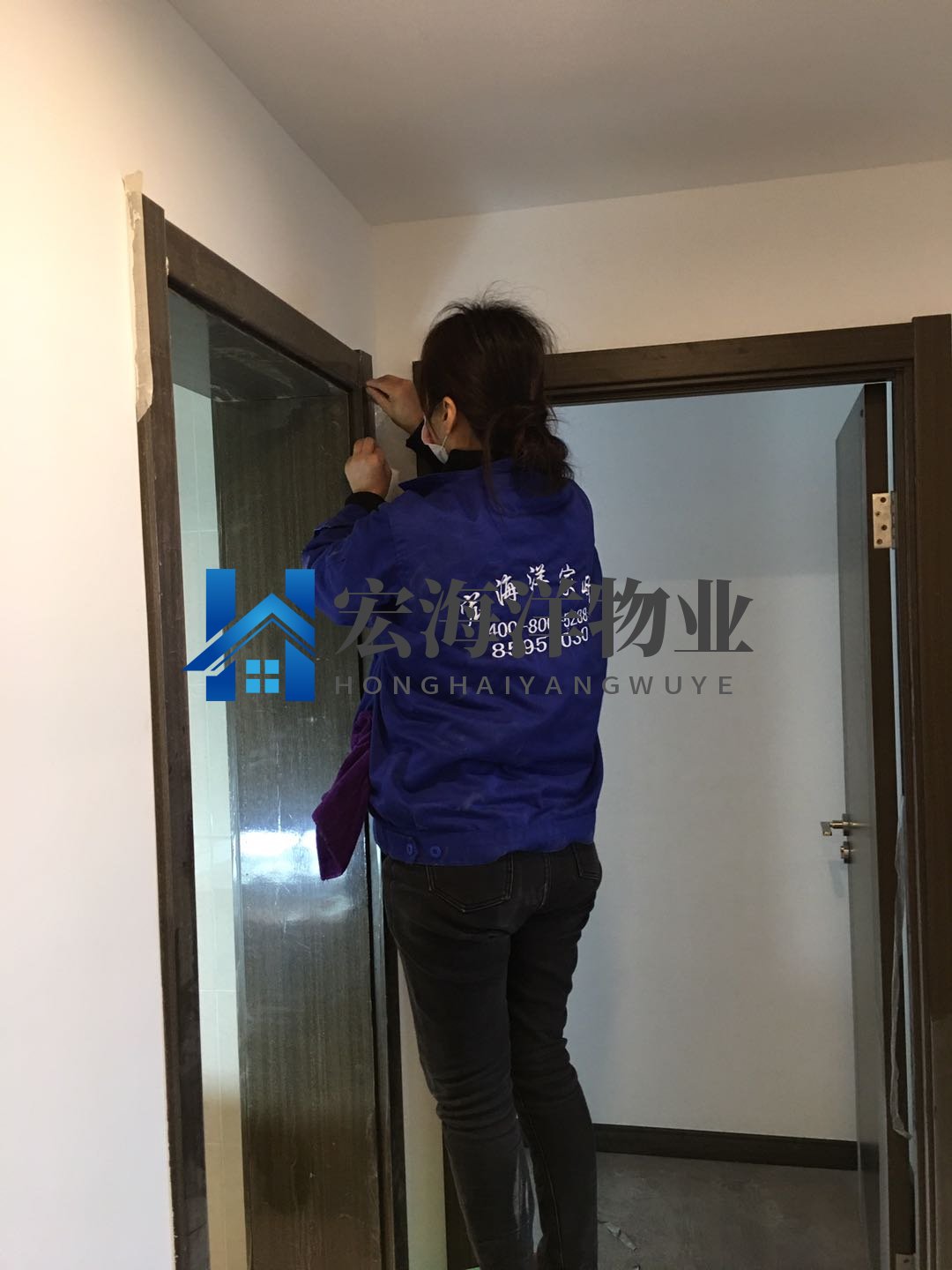 成都保潔公司室內(nèi)粉刷