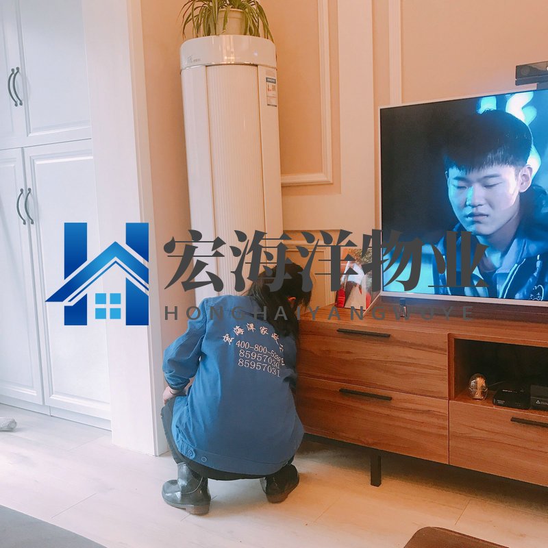 請(qǐng)一名住家保姆需要多少錢(qián)？